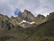 48 Un gran bel Valletto (2372 m) baciato anche se per poco dfal sole